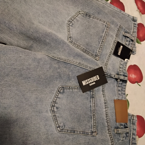 Misguided High Rise Mom Distressed Cotton Jeans Women’s Size 8 29W 27L NEW with - Picture 5 of 5